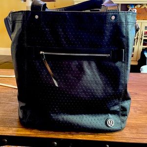 Black lululemon tote, long and short straps, minimal wear